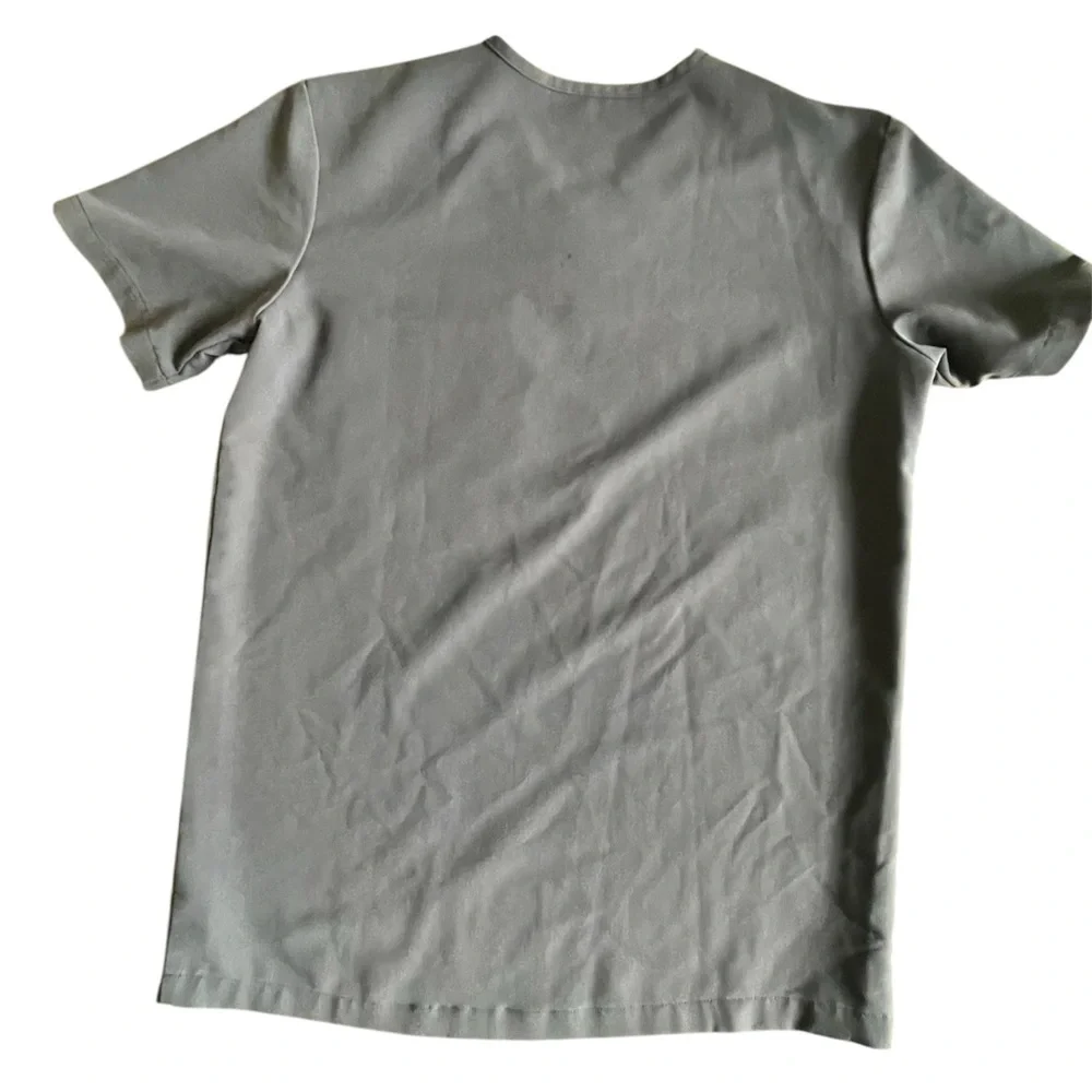 FIGS Men's Gray V-Neck Scrub Top Size XS - Picture 8 of 12
